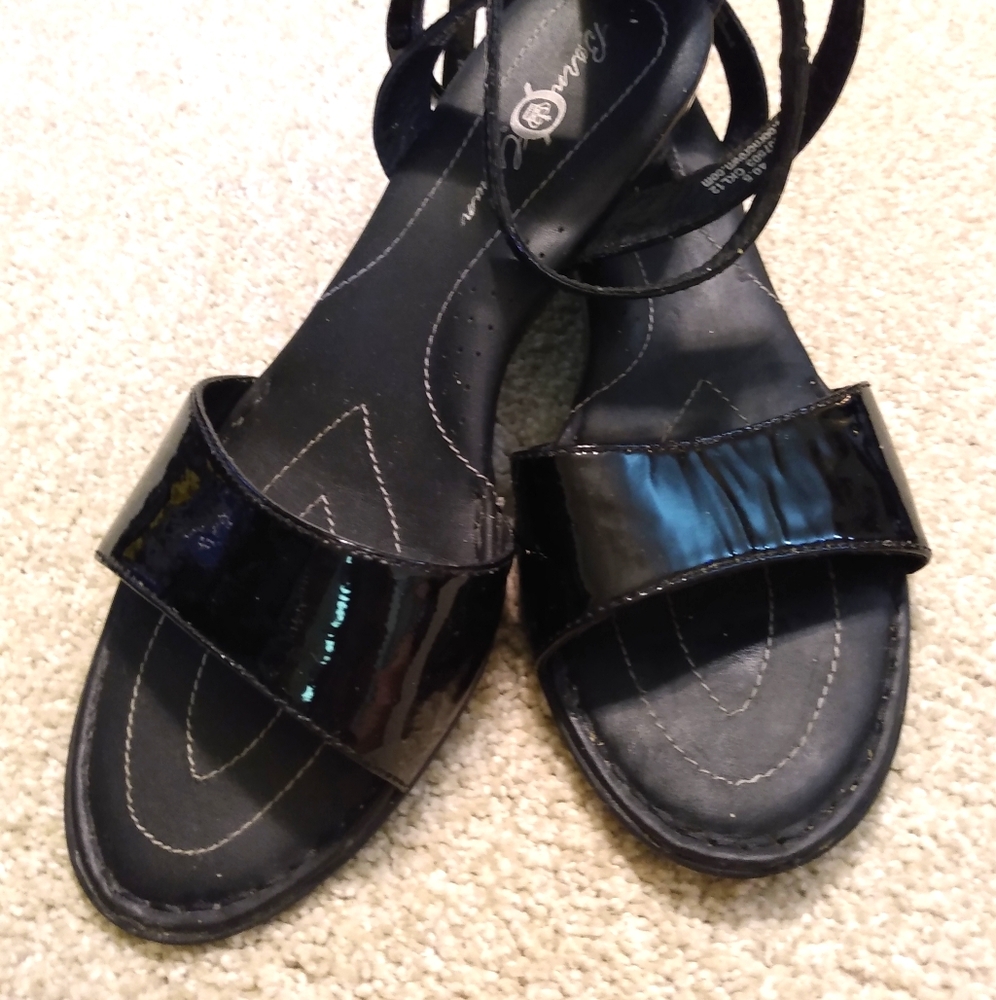 Born patent leather sandals
